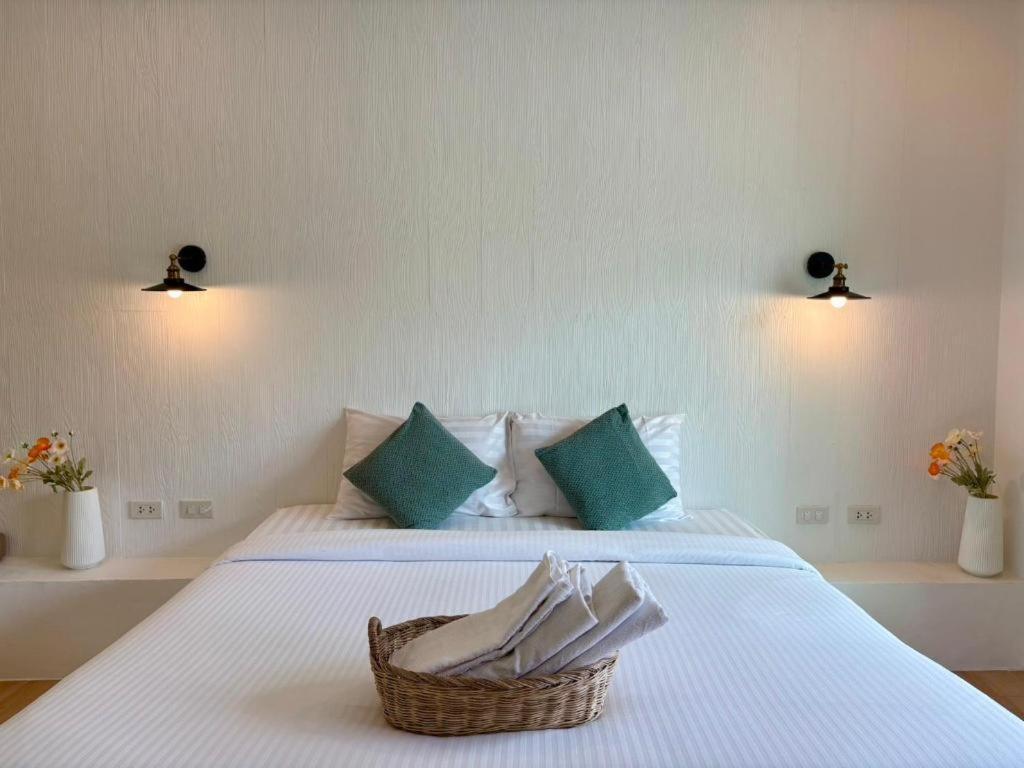 Charisma Resort Suan Phueng Luaran gambar